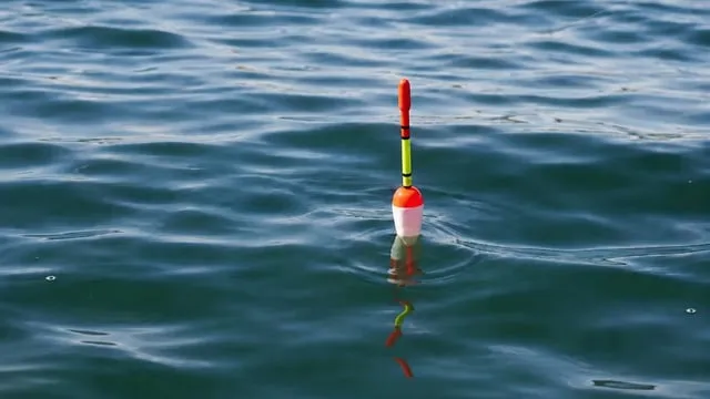 Montage flotteur pêche en mer